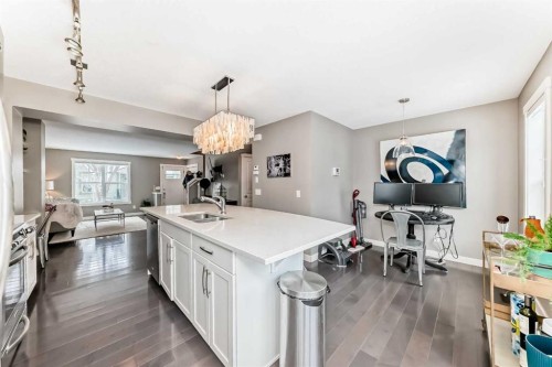 105 Mckenzie Towne Square Se, Calgary, AB - Indoor