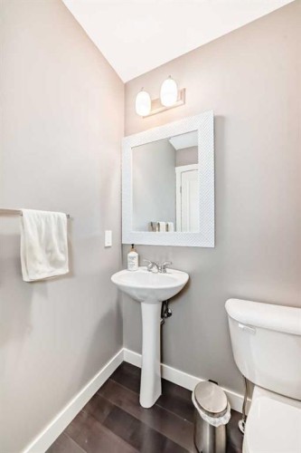 105 Mckenzie Towne Square Se, Calgary, AB - Indoor Photo Showing Bathroom