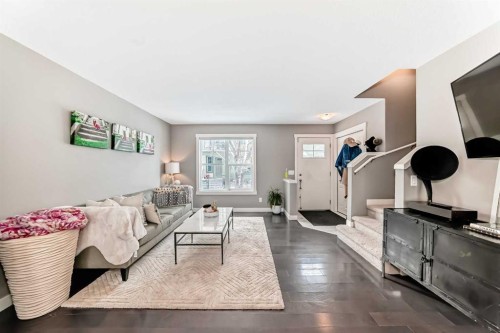 105 Mckenzie Towne Square Se, Calgary, AB - Indoor Photo Showing Living Room
