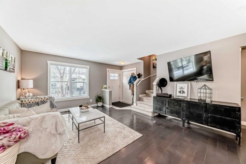 105 Mckenzie Towne Square Se, Calgary, AB - Indoor Photo Showing Living Room