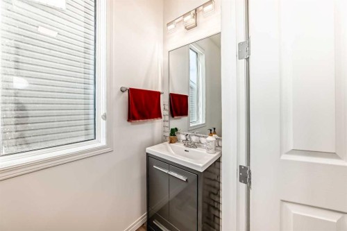 73 Carrington Circle Nw, Calgary, AB - Indoor Photo Showing Bathroom
