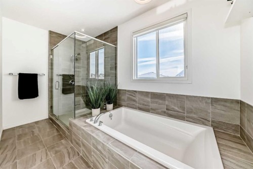 73 Carrington Circle Nw, Calgary, AB - Indoor Photo Showing Bathroom