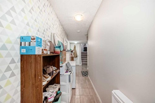 656 Copperpond Boulevard Se, Calgary, AB - Indoor Photo Showing Other Room