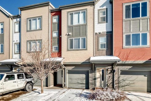 656 Copperpond Boulevard Se, Calgary, AB - Outdoor With Facade