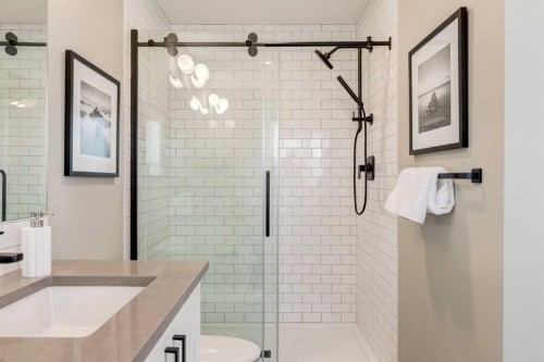 128 Quartz Crescent, Cochrane, AB - Indoor Photo Showing Bathroom