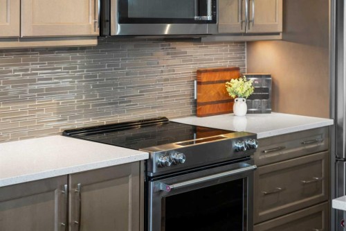 2310-10 Market Boulevard Se, Airdrie, AB - Indoor Photo Showing Kitchen