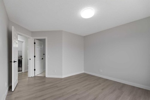 81 Saddlecrest Green Ne, Calgary, AB - Indoor Photo Showing Other Room