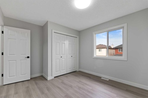 81 Saddlecrest Green Ne, Calgary, AB - Indoor Photo Showing Other Room