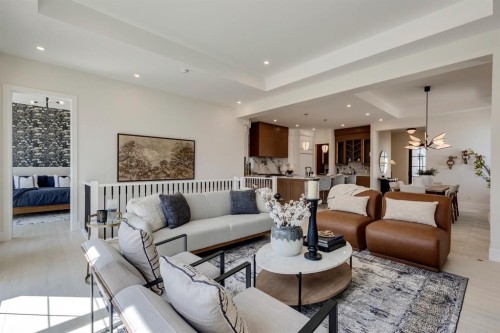 11 Normandy Lane Sw, Calgary, AB - Indoor Photo Showing Living Room