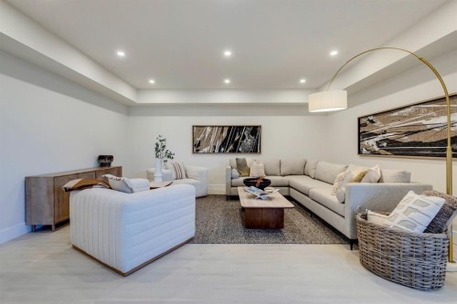 11 Normandy Lane Sw, Calgary, AB - Indoor Photo Showing Other Room