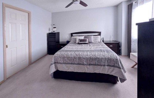 12 Shawbrooke Court Sw, Calgary, AB - Indoor Photo Showing Bedroom