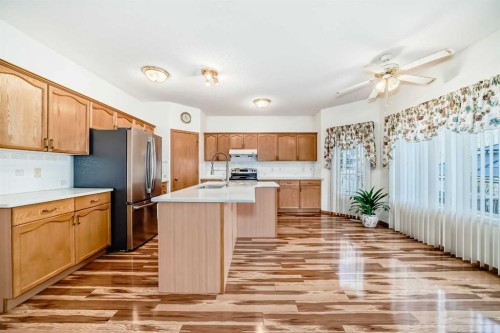 120 Cove Road, Chestermere, AB - Indoor Photo Showing Kitchen