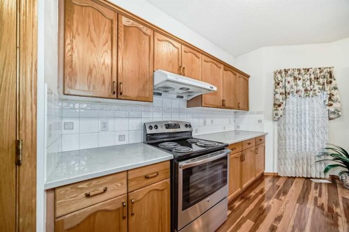 120 Cove Road, Chestermere, AB - Indoor Photo Showing Kitchen