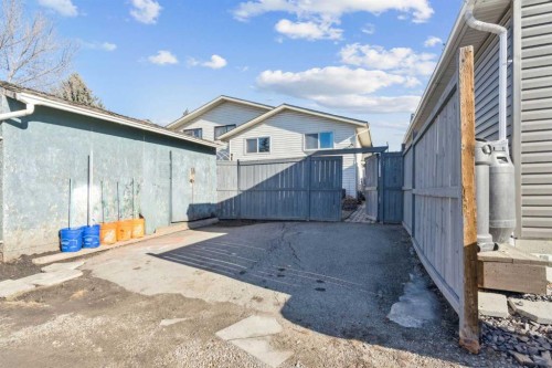 70 Midridge Gardens Se, Calgary, AB - Outdoor