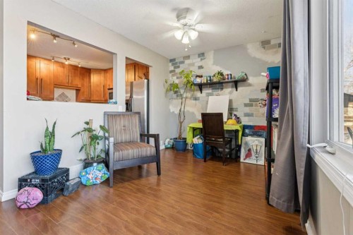 70 Midridge Gardens Se, Calgary, AB - Indoor