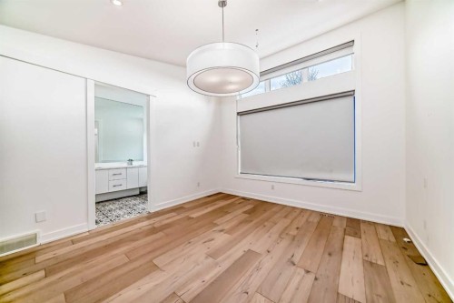 923 36A Street Nw, Calgary, AB - Indoor Photo Showing Other Room