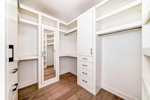 923 36A Street Nw, Calgary, AB - Indoor With Storage