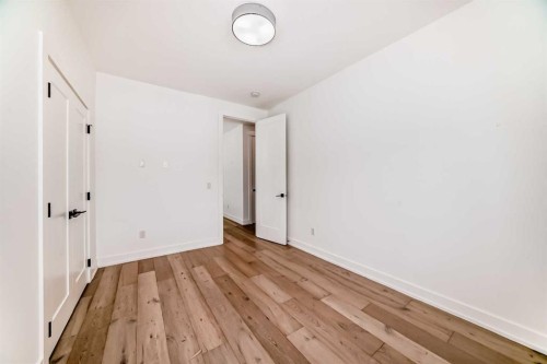 923 36A Street Nw, Calgary, AB - Indoor Photo Showing Other Room