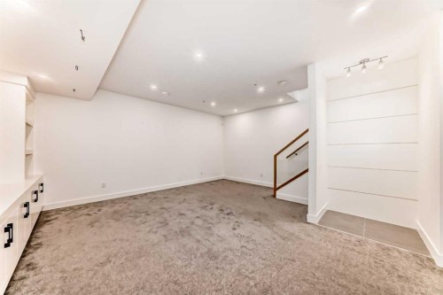 923 36A Street Nw, Calgary, AB - Indoor Photo Showing Other Room