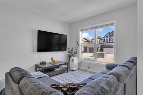 67 Corner Glen Gardens Ne, Calgary, AB 