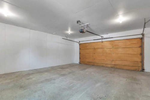 218 Pinemeadow Road Ne, Calgary, AB - Indoor Photo Showing Garage