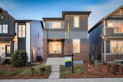 906 Chinook Winds Meadow SW Airdrie, AB T4B 5P7