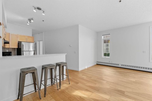 209-1000 15 Avenue Sw, Calgary, AB - Indoor Photo Showing Kitchen