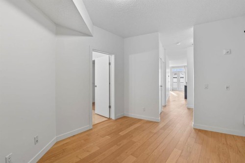 209-1000 15 Avenue Sw, Calgary, AB - Indoor Photo Showing Other Room