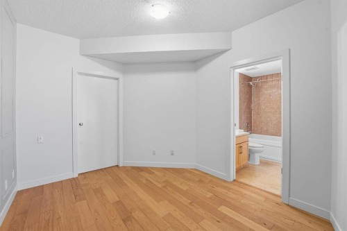 209-1000 15 Avenue Sw, Calgary, AB - Indoor Photo Showing Other Room