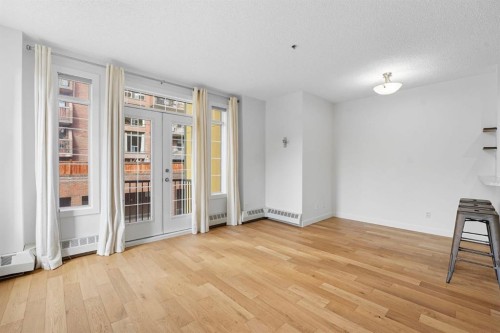 209-1000 15 Avenue Sw, Calgary, AB - Indoor Photo Showing Other Room
