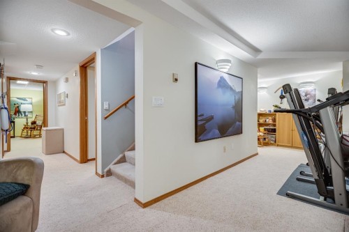 607 9 Street Se, High River, AB - Indoor Photo Showing Other Room