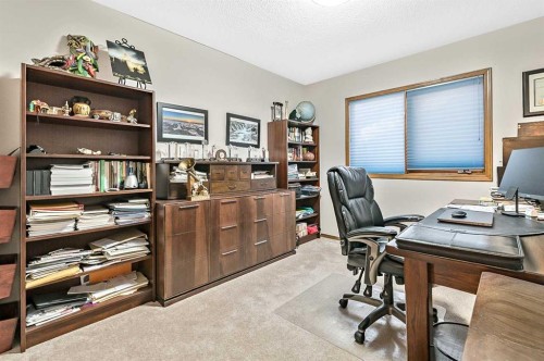 607 9 Street Se, High River, AB - Indoor Photo Showing Office