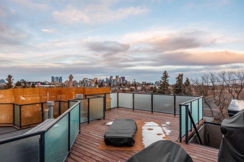 2915 17 Street Sw, Calgary, AB - Outdoor