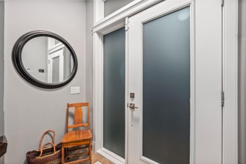 2915 17 Street Sw, Calgary, AB - Indoor