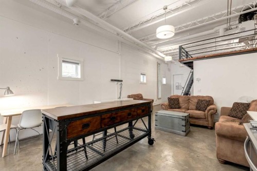 648 Mcdougall Road Ne, Calgary, AB - Indoor