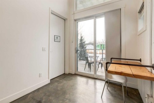 648 Mcdougall Road Ne, Calgary, AB - Indoor Photo Showing Other Room