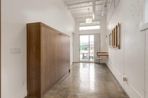 648 Mcdougall Road Ne, Calgary, AB - Indoor Photo Showing Other Room