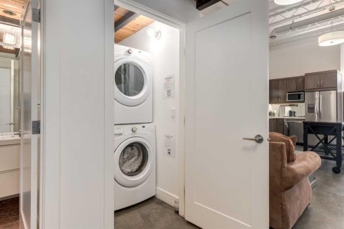 648 Mcdougall Road Ne, Calgary, AB - Indoor Photo Showing Laundry Room