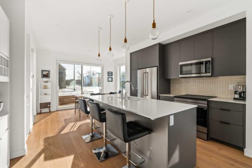 1940 Bowness Road Nw, Calgary, AB - Indoor Photo Showing Kitchen With Upgraded Kitchen