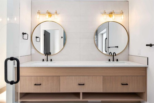 58 Edgevalley Close Nw, Calgary, AB - Indoor Photo Showing Bathroom