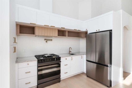 58 Edgevalley Close Nw, Calgary, AB - Indoor Photo Showing Kitchen