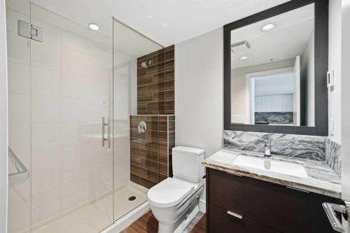1604-510 6 Avenue Se, Calgary, AB - Indoor Photo Showing Bathroom