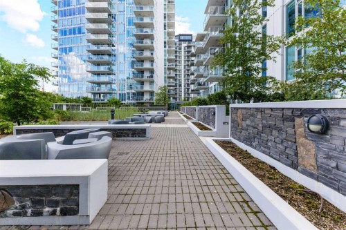 1604-510 6 Avenue Se, Calgary, AB - Outdoor With Balcony