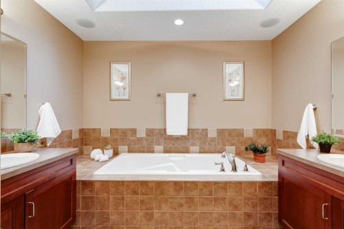 47 Tuscany Estates Close Nw, Calgary, AB - Indoor Photo Showing Bathroom
