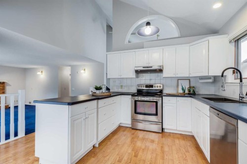 31 Scenic Hill Close Nw, Calgary, AB 