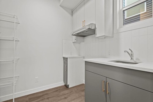 2220 Lancaster Heights Se, Airdrie, AB - Indoor With Storage
