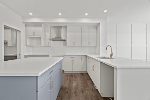 2220 Lancaster Heights Se, Airdrie, AB - Indoor Photo Showing Kitchen