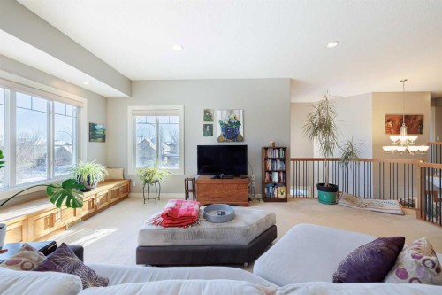 98 Tuscany Estates Crescent Nw, Calgary, AB - Indoor Photo Showing Living Room