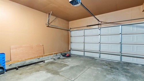 158 Covemeadow Road Ne, Calgary, AB - Indoor Photo Showing Garage