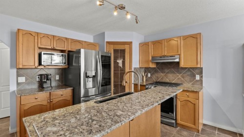 158 Covemeadow Road Ne, Calgary, AB - Indoor Photo Showing Kitchen
